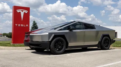 Șoferi francezi dau în judecată Tesla: „Mașinile noastre devin simboluri ale extremei drepte”