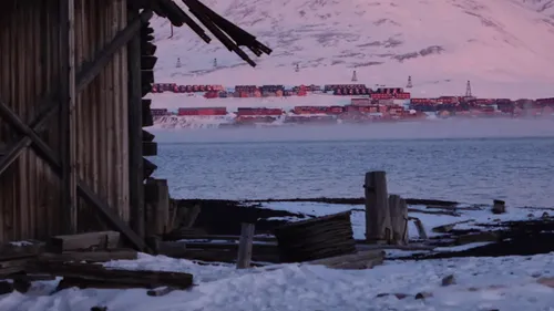 Svalbard, noul punct fierbinte al Arcticii: Rusia îşi consolidează prezenţa, iar Norvegia investeşte în fregate, submarine, sateliţi şi infrastructură critică