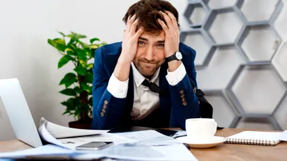 Cum afectează stresul financiar deciziile tale. Expert: când auzi vești proaste la știri, nu muta banii