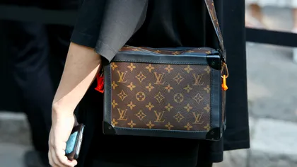 Luxul european, sub asediu. Anunțul lui Trump referitor la tarifele vamale de 50% a dus deja la scăderi pe burse