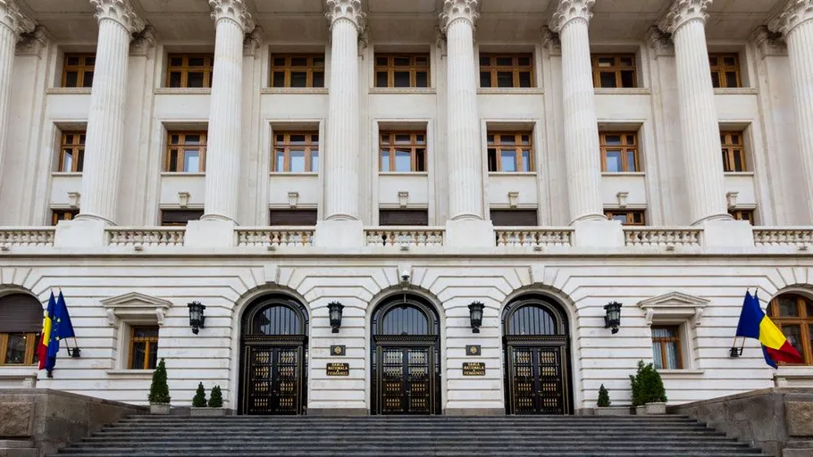 BNR menține nivelul actual al dobânzii-cheie. Ce urmează pentru economie, salarii și rate