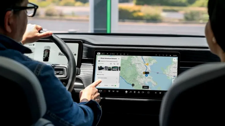 Rivian dezvoltă propriul asistent AI pentru viitoarele mașini electrice