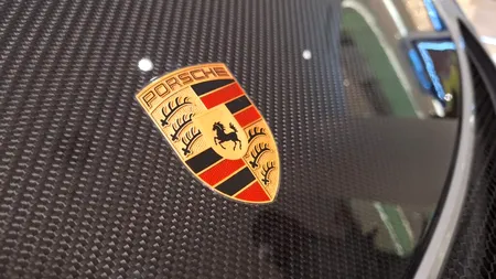 Probleme la Porsche. Producătorul auto reduce producția la Leipzig și renunță la muncitorii temporari