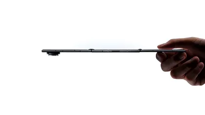 Samsung a lansat primul său smartphone pliabil în trei segmente