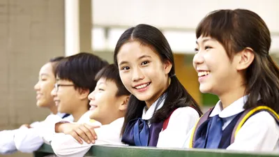 Singapore: cel mai exigent și mai competitiv program educațional din lume își distruge studenții. Industria meditațiilor explodează