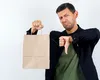 „Nu cumpăra 2025”, noul trend viral pe rețelele de socializare. Cum îți poate salva bugetul o perioadă fără cumpărături inutile