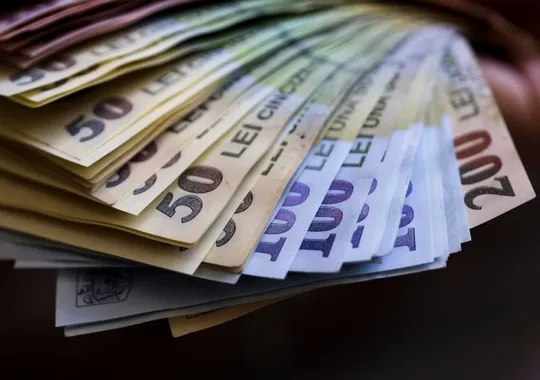 Cum poți ajunge la un milion de lei până la pensie, chiar și cu salariul minim