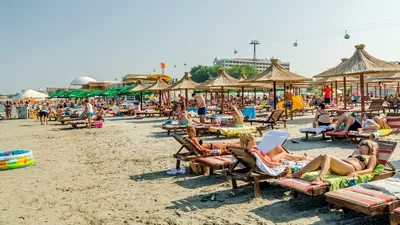 Motivul pentru care tot mai mulți români aleg să plece în vacanță în luna iunie