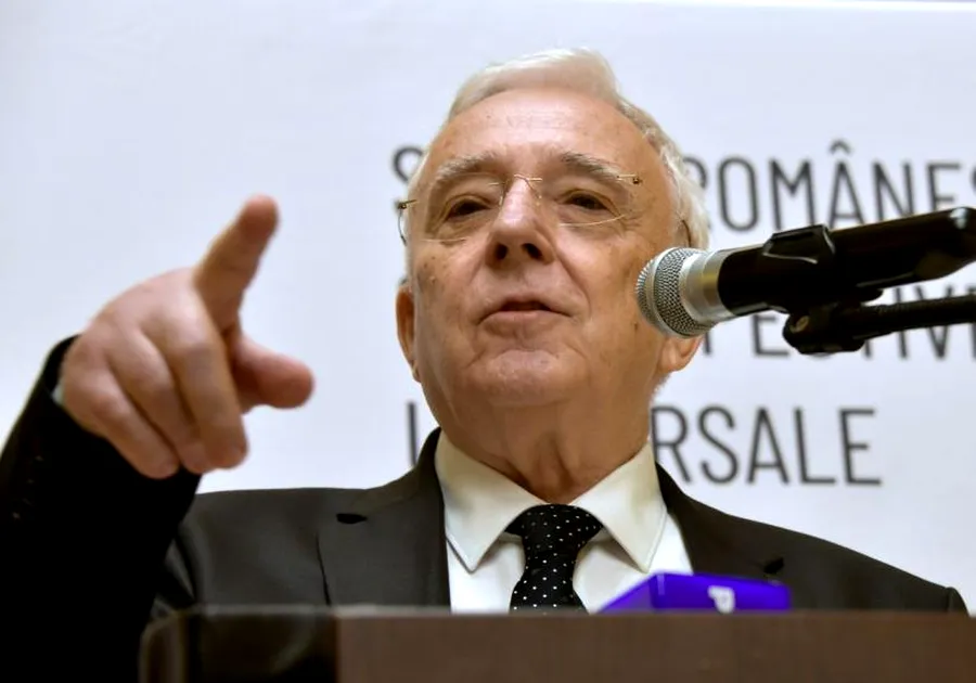 Avertismentul lui Isărescu: „Ne trebuie un guvern, în mod clar”/ Doar investițiile pot împinge în sus economia României