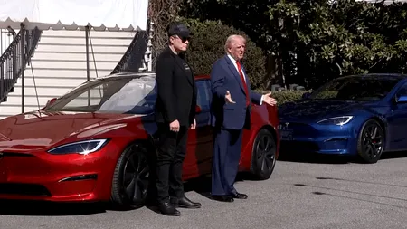 Donald Trump își retrage susținerea pentru compania lui Musk: vrea să-și vândă Tesla cumpărată de la miliardarul tech (VIDEO)