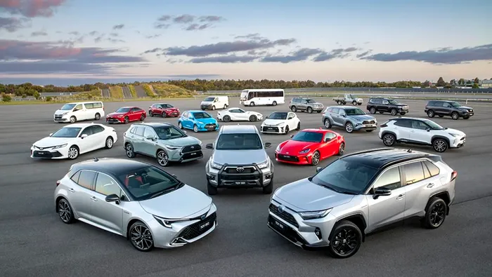 Cum „driblează” mașinile străine sancțiunile și ajung în Rusia