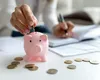 Depozitele firmelor și populației au ajuns la un nou record în iulie 2025. Cât a crescut economisirea în lei și valută