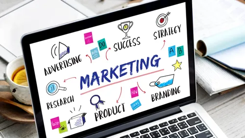 Cum folosesc românii internetul: mult social media, puțină educație și informare