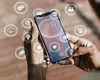Cele două funcții pe care trebuie să le dezactivezi pe telefon ca să nu fii urmărit de hackeri