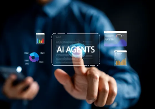 Agenții AI schimbă regulile jocului în sectorul bancar de retail. Inteligența artificială ar putea crește profiturile cu până la 30%