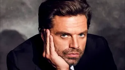 Sebastian Stan, salvat cândva de la faliment de un cec pentru o comedie obscură