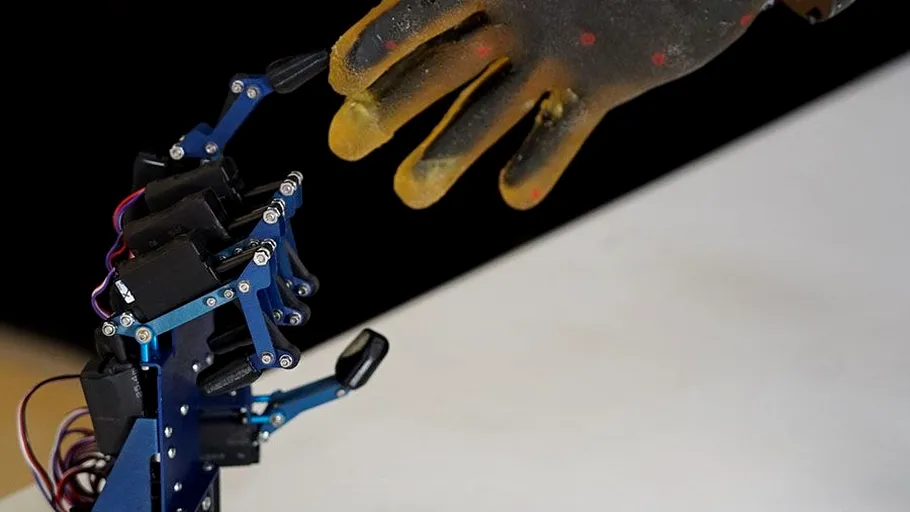 Chinezii au inventat o piele cu care roboții umanoizi simt durerea (VIDEO)