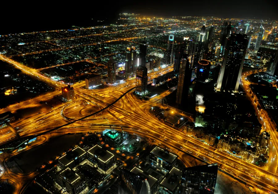 Traderii hedge forțează extinderea firmelor către Dubai și Abu Dhabi: „Dacă talentele merg în deșert, atunci mergem și noi”