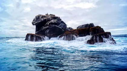 Cum am putea să salvăm Galápagos de turiști