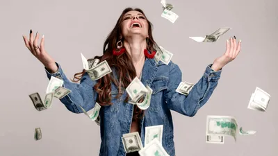 Ce reguli respectă cei bogați și cum să-i bați la jocul lor. Un milionar autodidact dă cărțile pe față