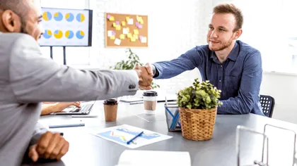 CEO-ul care a investit în peste 100 de tineri sub 25 de ani dezvăluie secretul succesului lor. Ce trăsătură îi diferențiază