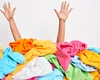 Europa investește în tehnologii pentru reciclarea a milioane de tone de haine vechi
