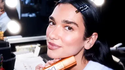 Dua Lipa lansează DUA, brandul inteligent de îngrijire a pielii