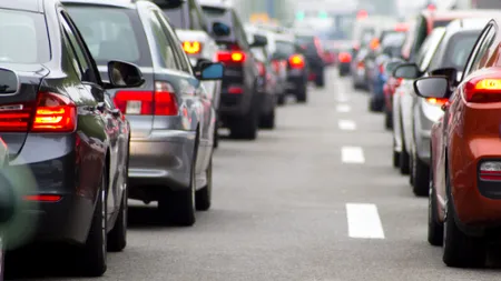 România pierde teren la mobilitate verde. Vânzările scad, dar rețeaua de încărcare se extinde