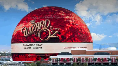 Sphere Las Vegas, locul unde trăiești senzația că ești în mijlocul filmului. Fiecare explozie și rafală de vânt se simt în sală