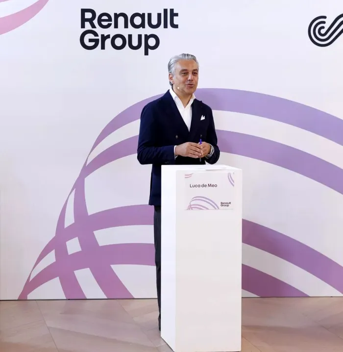 Luca de Meo va părăsi Renault. Ce urmează pentru Dacia după plecarea acestuia?