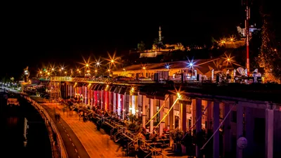 Orașul european unde o cină costă cât o cafea lângă Tour Eiffel