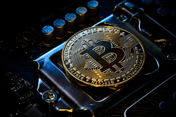 Criptomonedele revin în forță: Bitcoin sare de 120.000 de dolari, pe fondul optimismului investitorilor