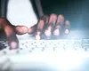 Secrete din lumea grupărilor de infractori cibernetici: nebunia e mai mare decât pofta de bani. Raid în cartierul general la hackerilor care au pus jos sistemul Marks and Spencer