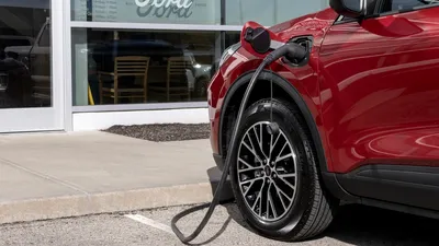 Probleme la Ford: Producția este afectată de lipsa magneților din pământuri rare