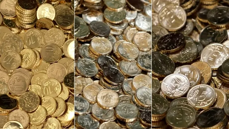 Haos în Bulgaria: băncile, luate cu asalt de oameni care aduc kilograme de monede pentru a le schimba în euro