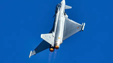 BAE Systems susține că va continua producția pentru Typhoon, în ciuda zvonurilor de oprire a liniei de asamblare. Comenzi noi în vizor