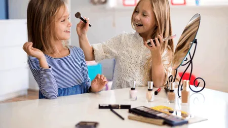Dermatologii pun tunurile pe produsele cosmetice pentru copii. Ce riscuri prezintă expunerea la substanțe chimice