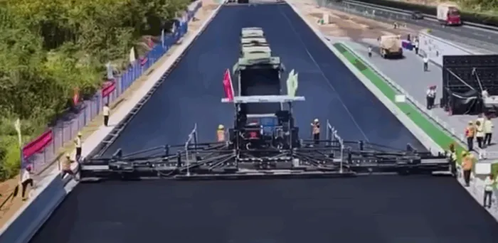 Captură: Highways & Construction
