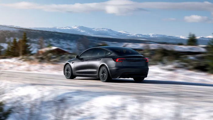 Tesla lansează în Europa cel mai accesibil Model 3 de până acum