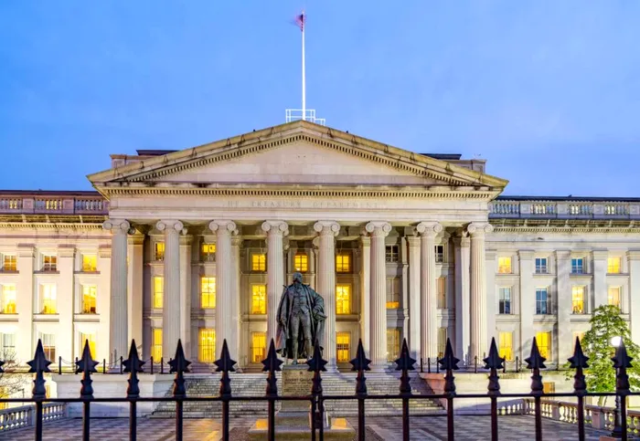 Șeful Trezoreriei americane ia în derâdere decizia Moody's de a retrograda SUA