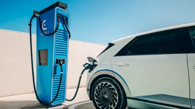 România accelerează tranziția verde: Eldrive atinge 700 de puncte de încărcare și lansează abonamente care pot reduce costurile cu 20% pentru șoferii de mașini electrice