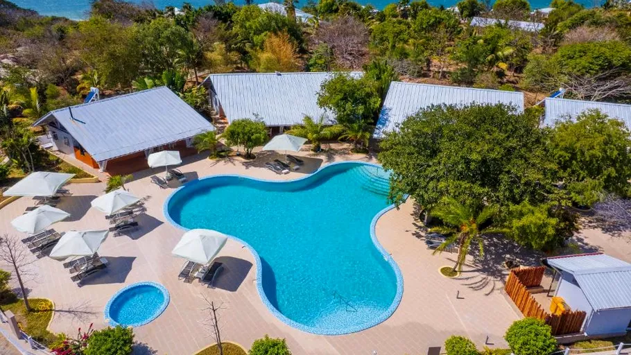 Cum arată hotelul lui Radu Mazăre din Madagascar. Fostul edil și-a listat afacerea pe Booking și așteaptă vizitatori