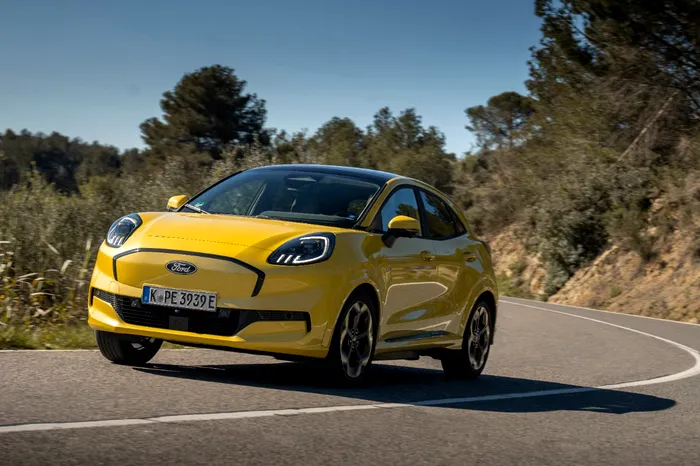 Dacia Duster și Ford Puma, în top 5 SUV-uri de mici dimensiuni