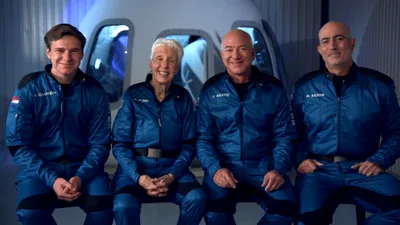 Jeff Bezos spune că milioane de oameni vor locui în spațiu până în 2045, iar roboții vor face naveta pe Lună