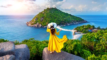 Economii înainte de relaxare: peste 75% dintre români preferă să își finanțeze vacanțele doar din economiile personale, fără a cere împrumuturi