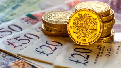 Leul pierde aproape 3 bani în raport cu lira sterlină, la cursul oficial. Apreciere ușoară față de euro