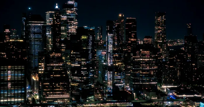 Wall Street descoperă AI: „avocatul” ideal nu cere onorariu, nu ia pauză de cafea și nici nu se plânge de burnout / Foto: Shutterstock