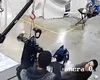 Un robot umanoid a scăpat de sub control și i-a lovit pe inginerii din jurul său. VIDEO