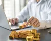 Românii cumpără aur de frica recesiunii. Cererea de metal prețios înregistrează o creștere semnificativă, pe fondul incertitudinilor economice