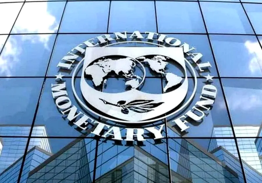 FMI îmbunătățește prognoza de creștere globală, dar avertizează asupra riscurilor